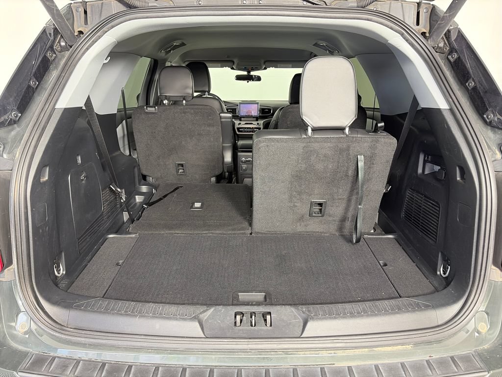 Certified 2024 Ford Explorer XLT w/ Equipment Group 202A AWD/4WD image 27