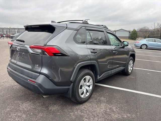 Used 2021 Toyota RAV4 LE image 4