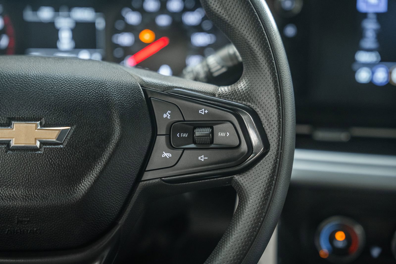 Used 2024 Chevrolet Trax LS w/ LS Convenience Package image 23