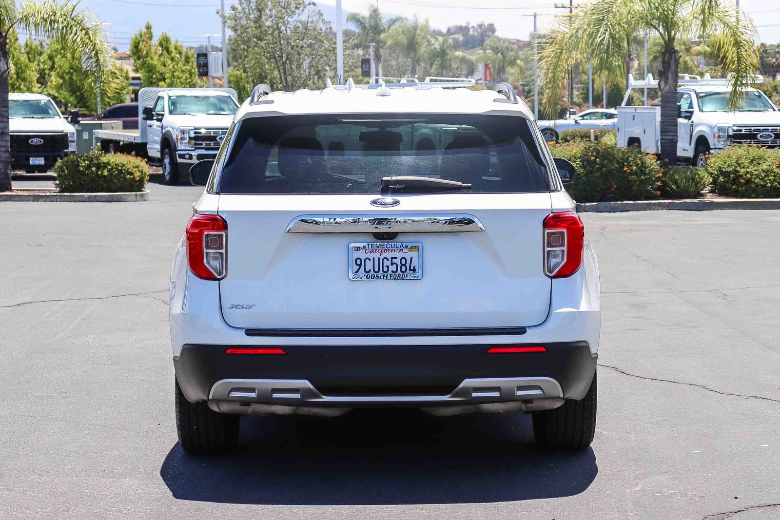 Certified 2022 Ford Explorer XLT w/ Equipment Group 202A RWD image 5