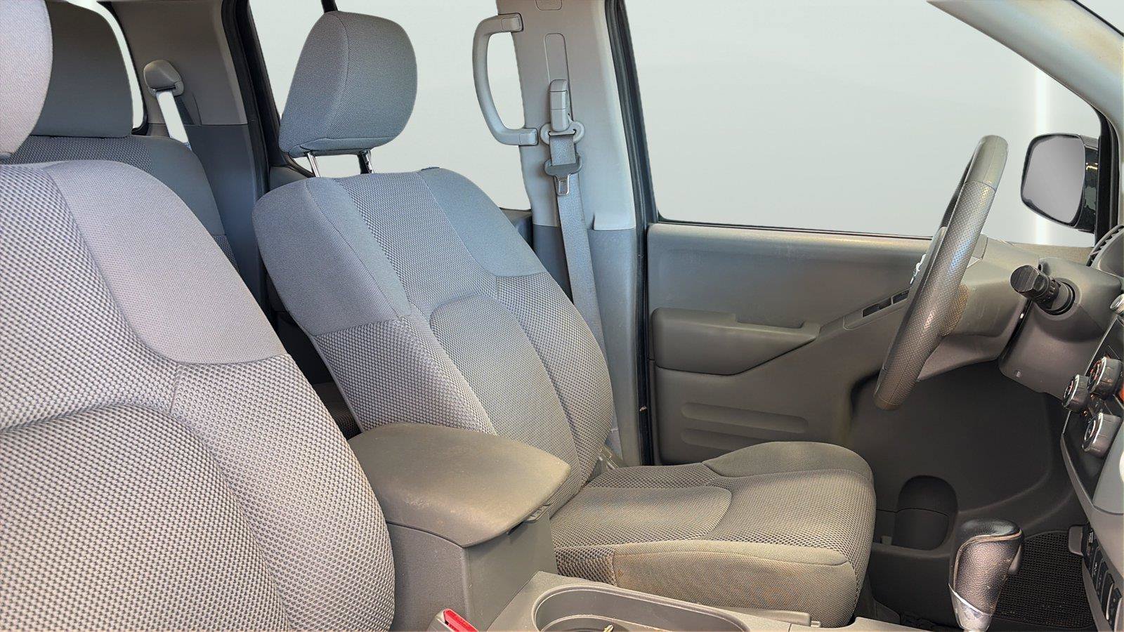 Used 2021 Nissan Frontier SV w/ Midnight Edition Floor Mats AWD/4WD image 14