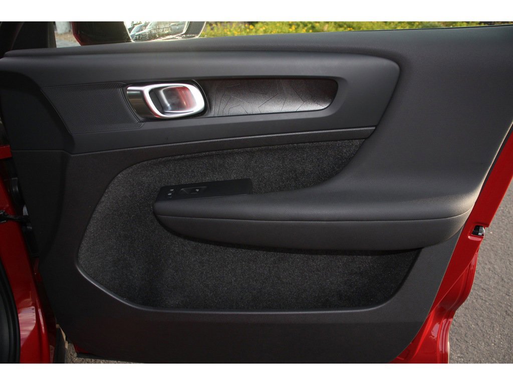 Used 2023 Volvo C40 P8 Recharge Plus image 27