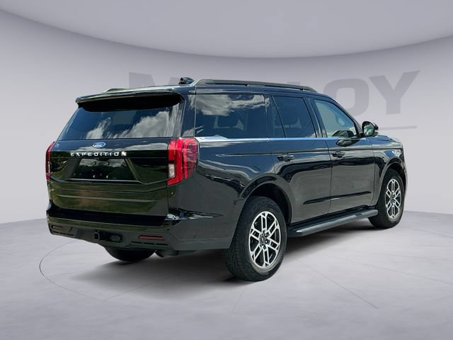 Certified 2025 Ford Expedition Active AWD/4WD image 5