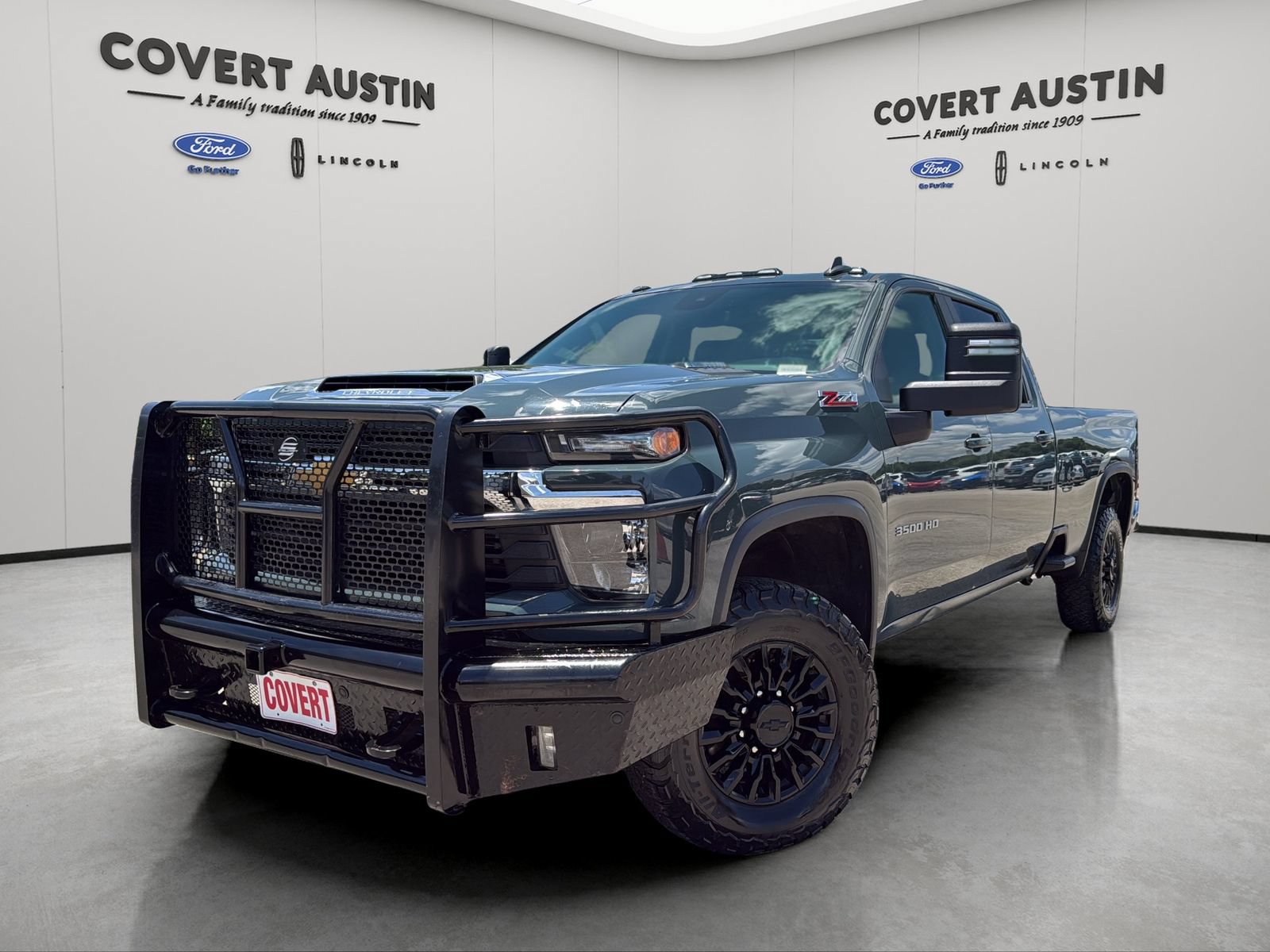 Used 2025 Chevrolet Silverado 3500 LT w/ Convenience Package AWD/4WD image 1