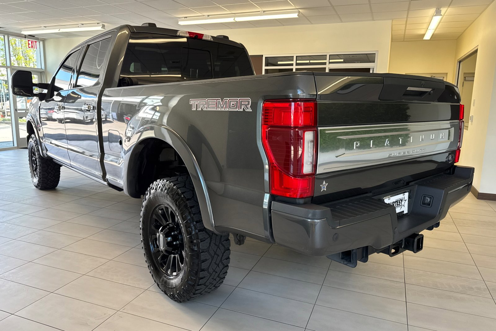 Certified 2020 Ford F250 Platinum w/ Tremor Off-Road Package AWD/4WD image 6