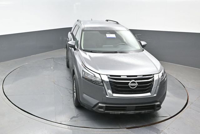 Used 2025 Nissan Pathfinder SV AWD/4WD image 17