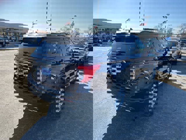 Certified 2022 Ford Explorer XLT w/ Equipment Group 202A image 3