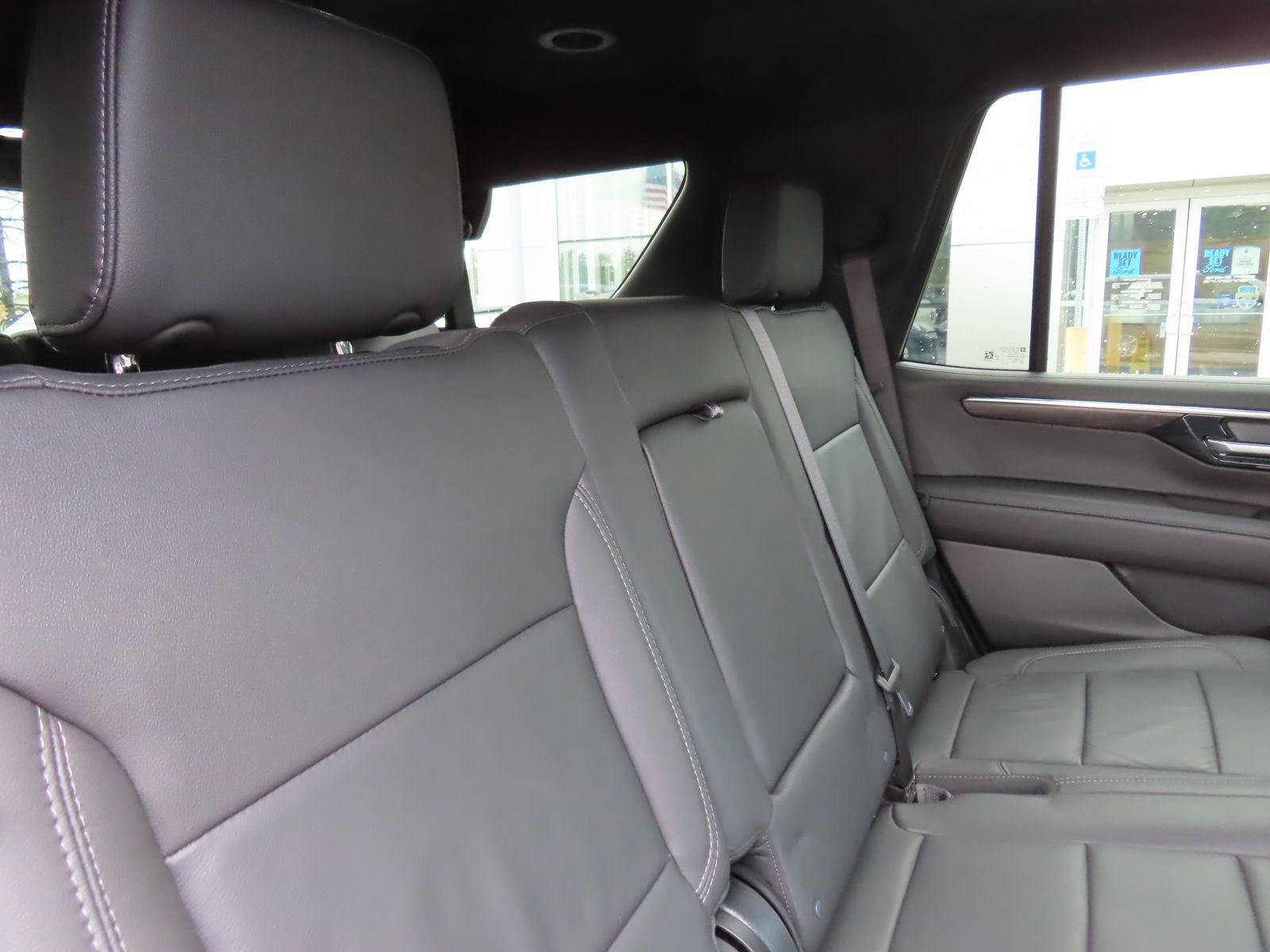 Used 2025 Chevrolet Tahoe LT image 33