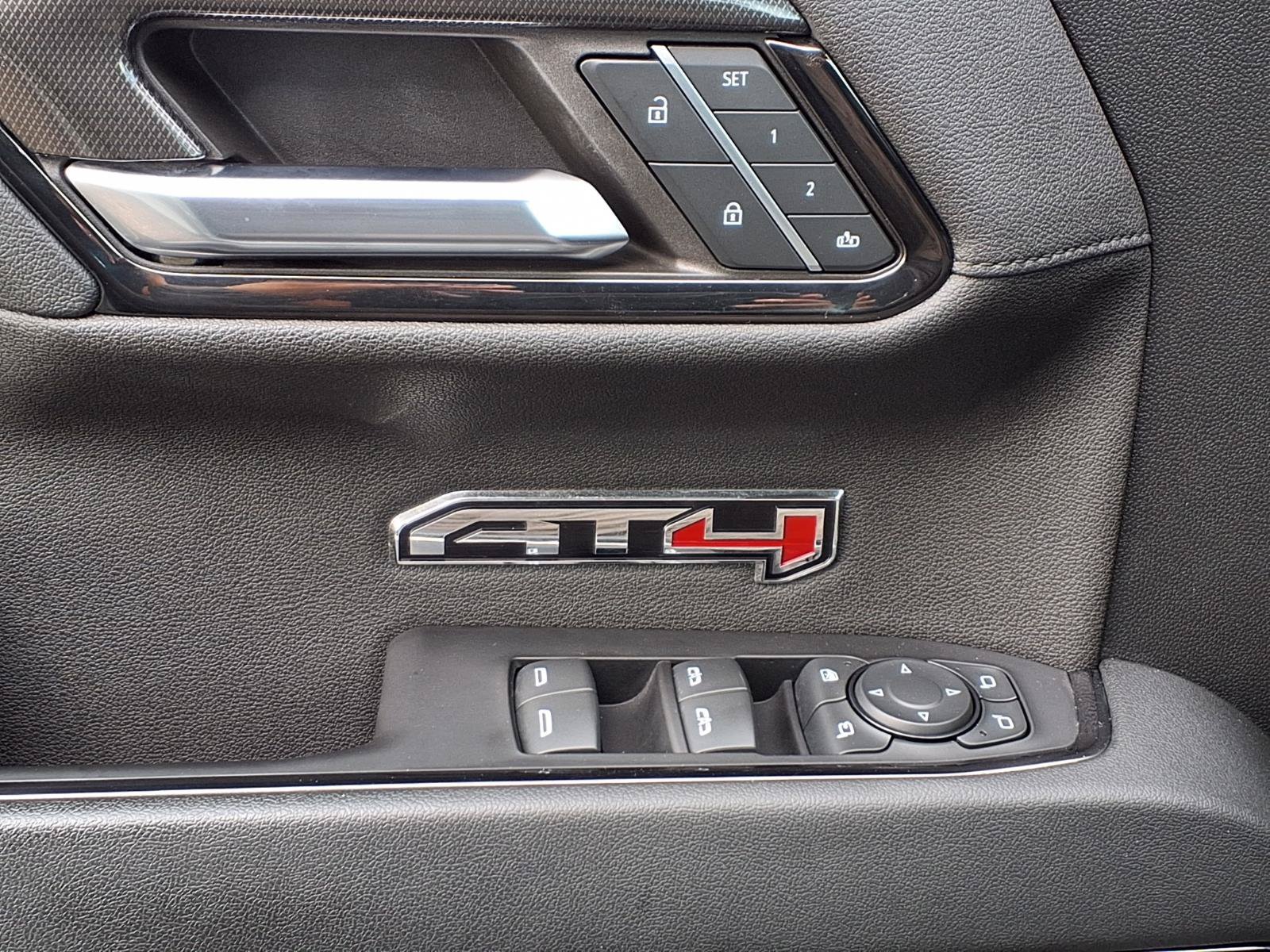 Used 2024 GMC Sierra 1500 AT4 w/ Technology Package AWD/4WD image 17