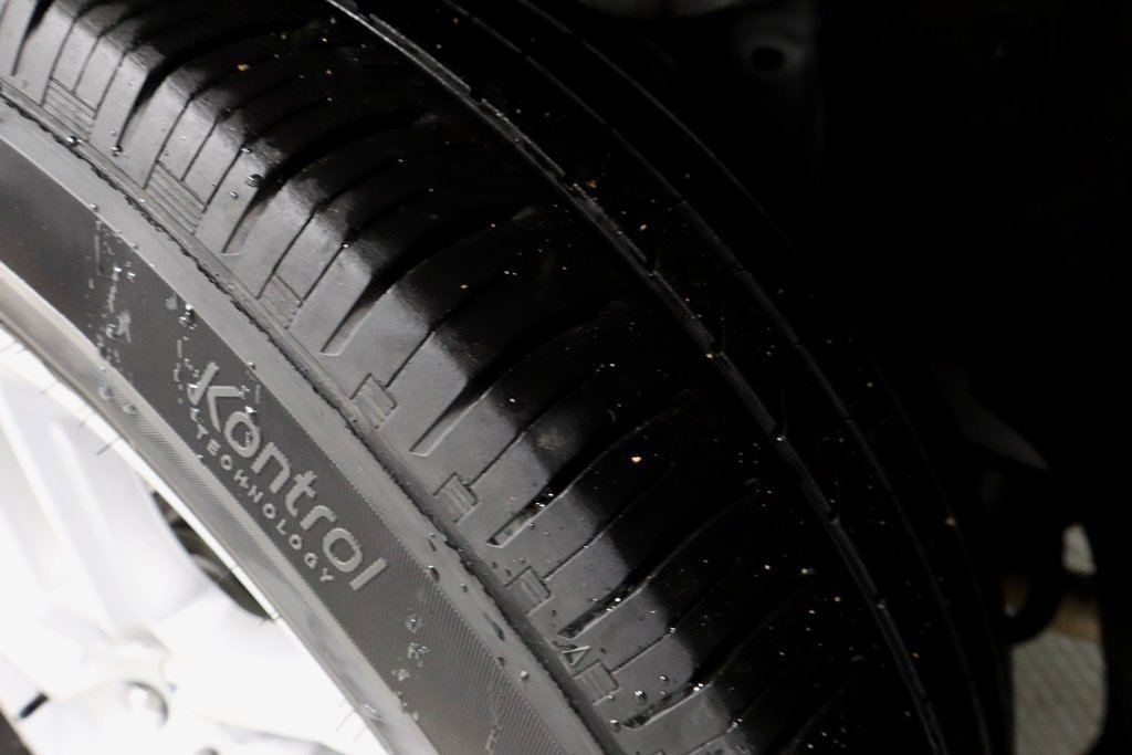 Certified 2025 Ford Explorer Active image 21