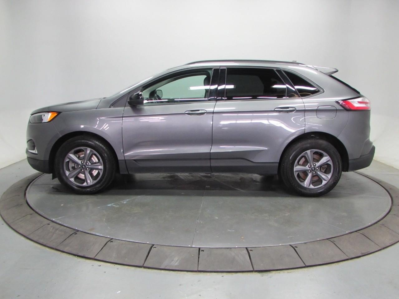 Certified 2023 Ford Edge SEL w/ Sport Appearance Package AWD/4WD image 4
