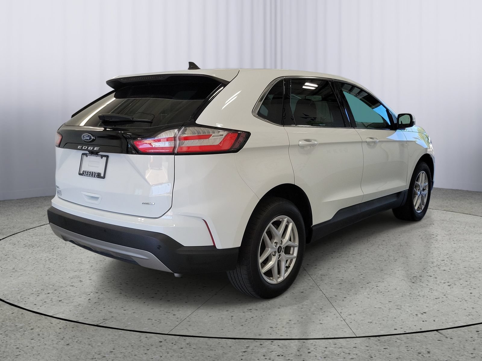 Certified 2024 Ford Edge SEL w/ Convenience Package AWD/4WD image 2