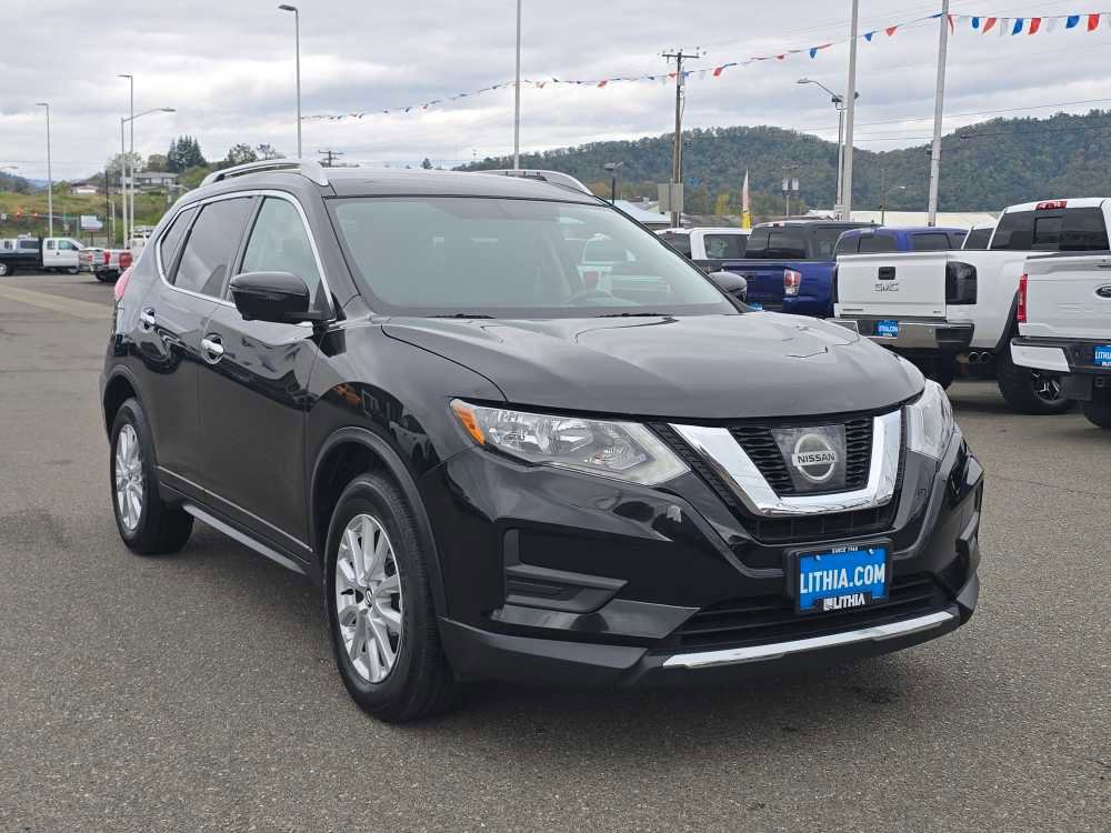 Used 2017 Nissan Rogue SV w/ SV Premium Package image 7