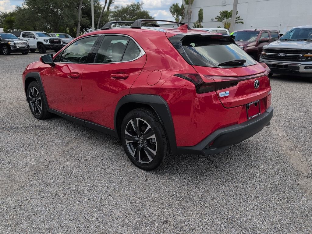 Used 2024 Lexus UX 250h FWD image 5