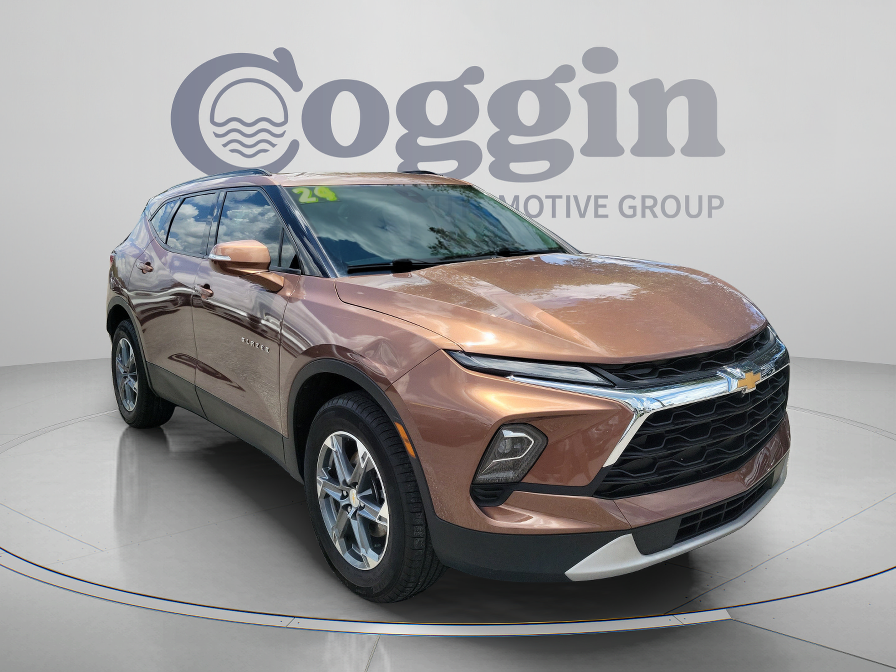 Used 2024 Chevrolet Blazer LT w/ Sound & Technology Package FWD image 4
