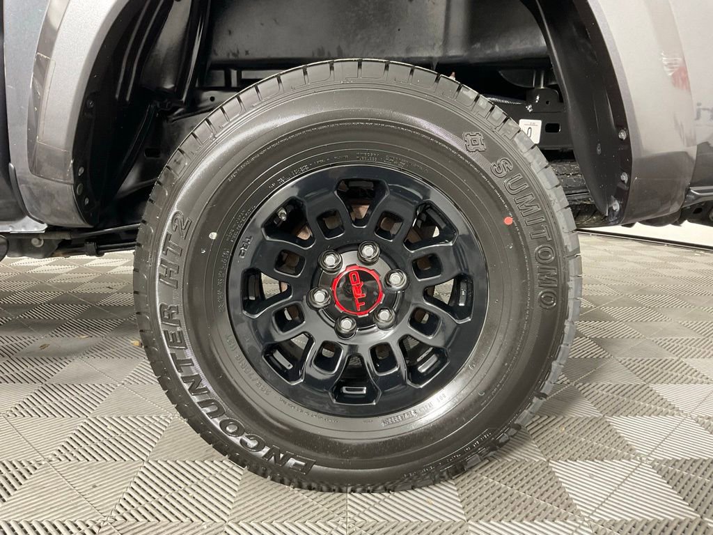 Used 2022 Toyota Tacoma SR5 RWD image 10