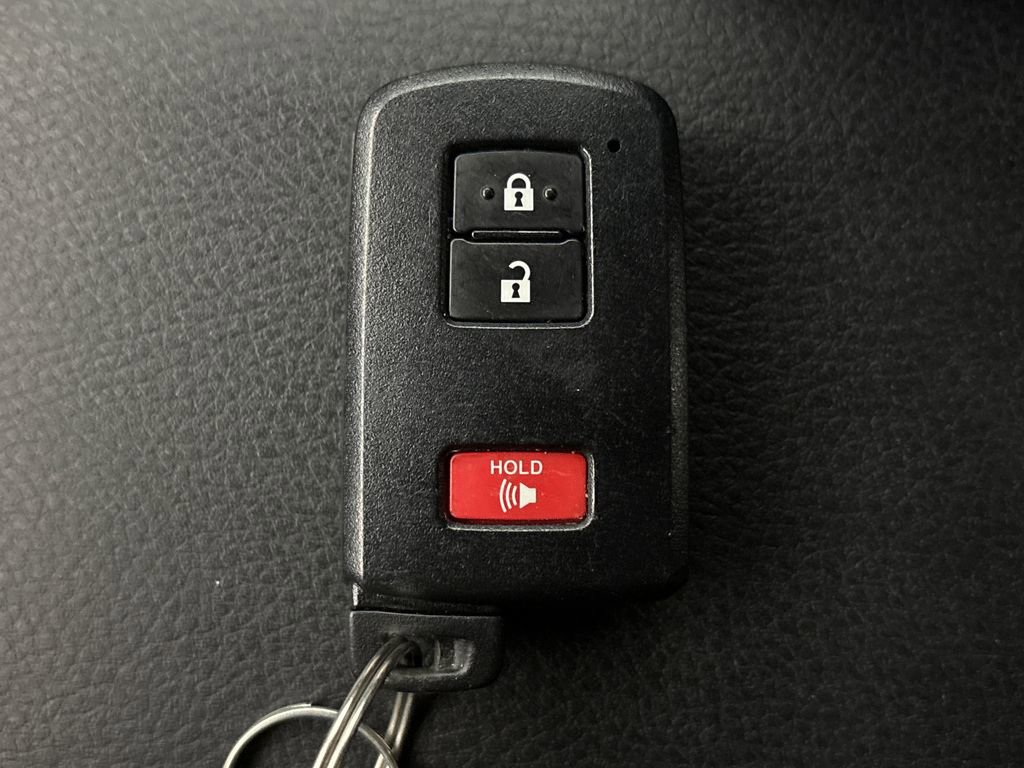 Used 2021 Toyota Tacoma TRD Sport w/ Technology Package AWD/4WD image 32