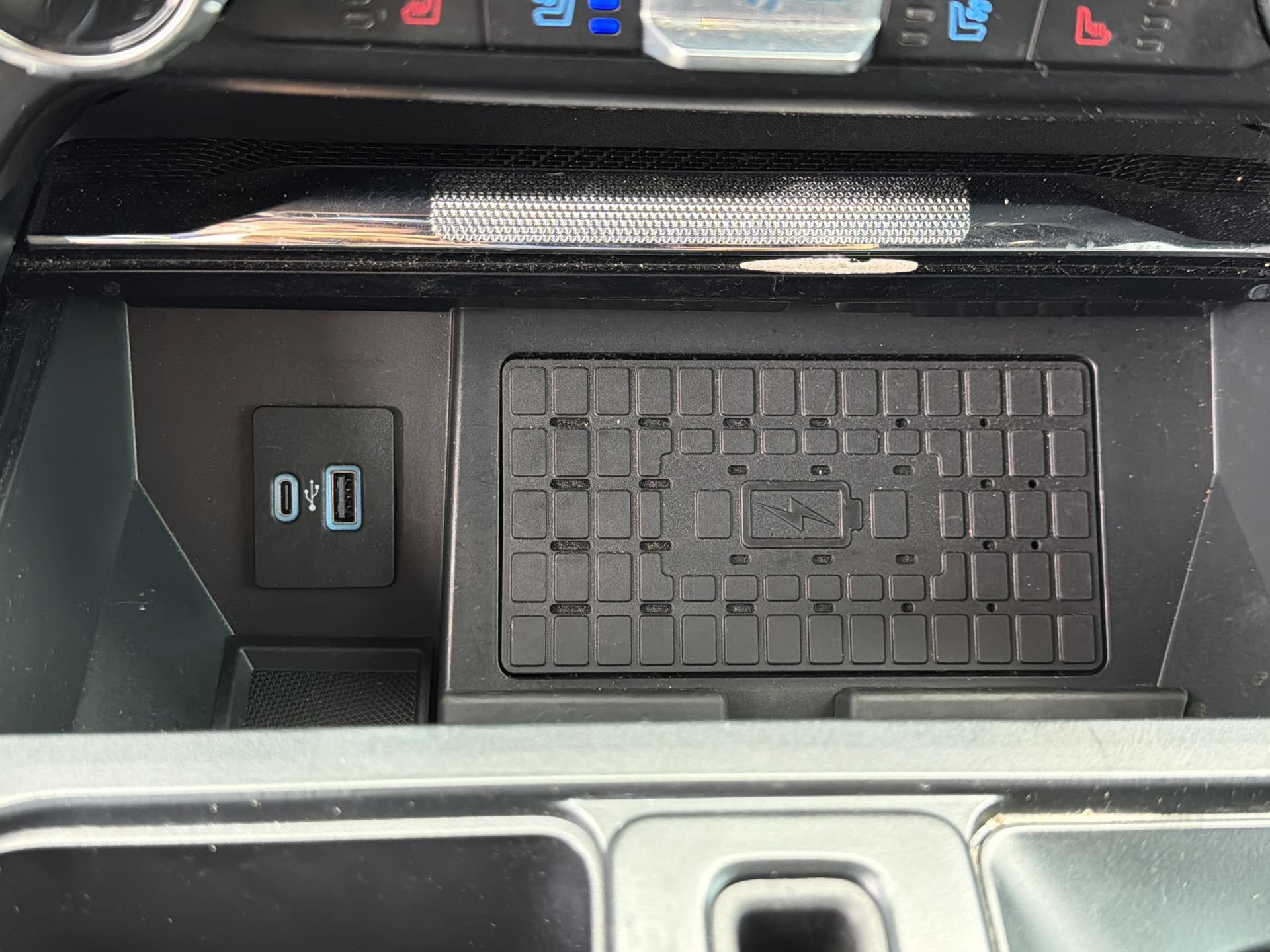 Certified 2023 Ford F150 Raptor w/ Raptor 37 Performance Package AWD/4WD image 14