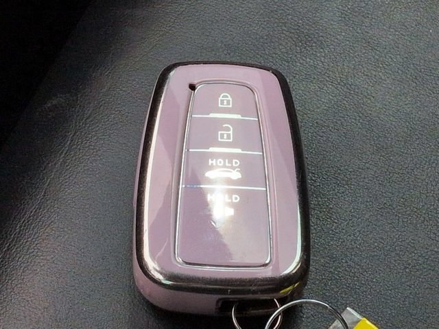 Used 2019 Toyota RAV4 XLE Premium w/ Cold Weather Package FWD image 29