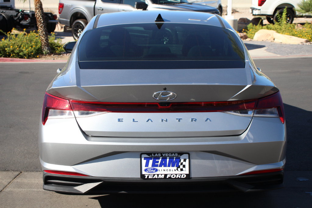 Used 2023 Hyundai Elantra SEL w/ Convenience Package FWD image 7