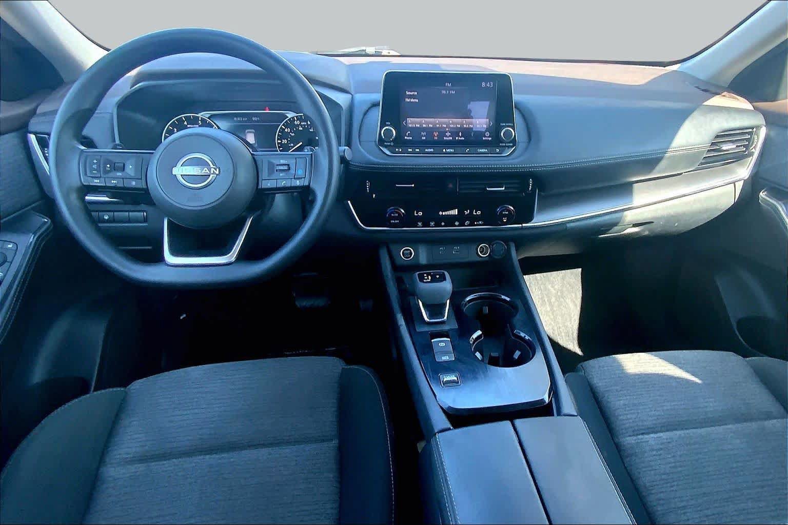 Used 2022 Nissan Rogue SV FWD image 16