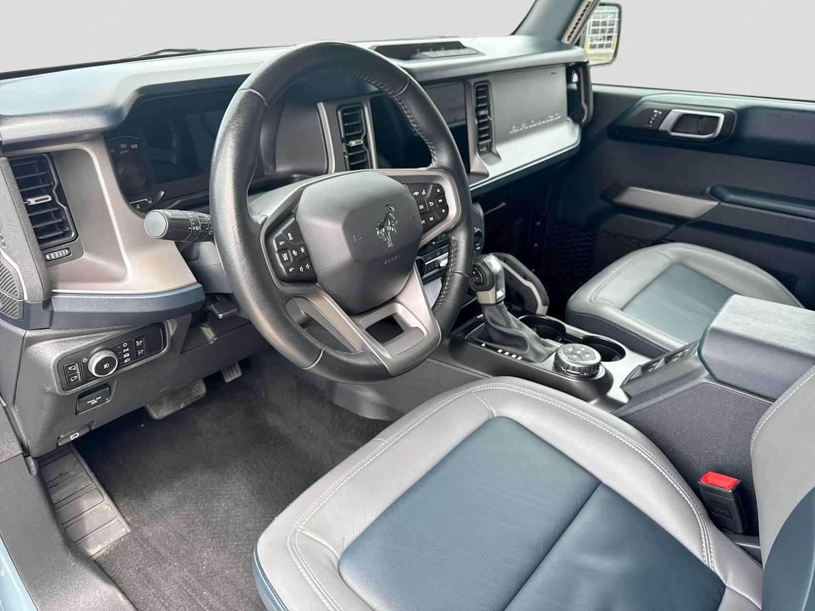Certified 2023 Ford Bronco Outer Banks AWD/4WD image 2
