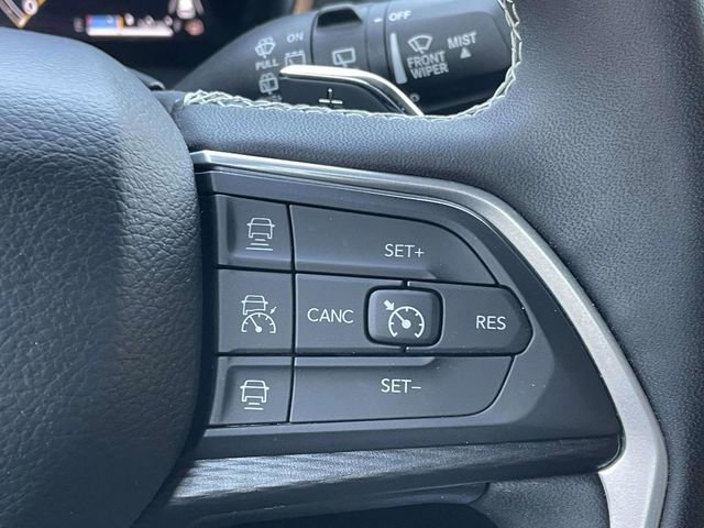 Used 2024 Jeep Grand Cherokee Laredo image 17