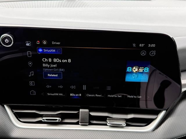 Used 2025 Chevrolet Equinox LT FWD image 9