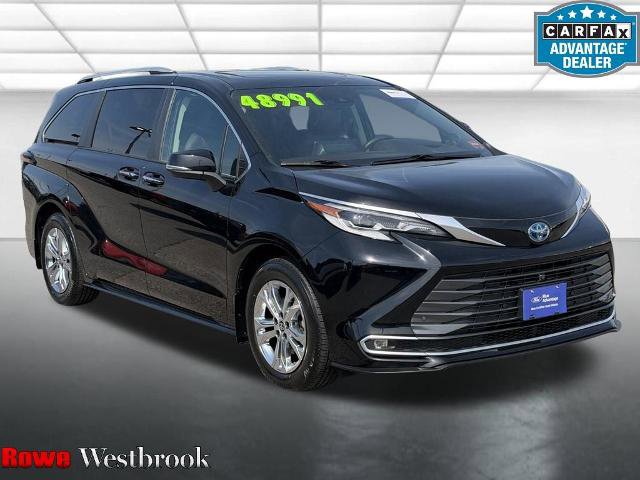 Used 2023 Toyota Sienna Platinum AWD/4WD image 1