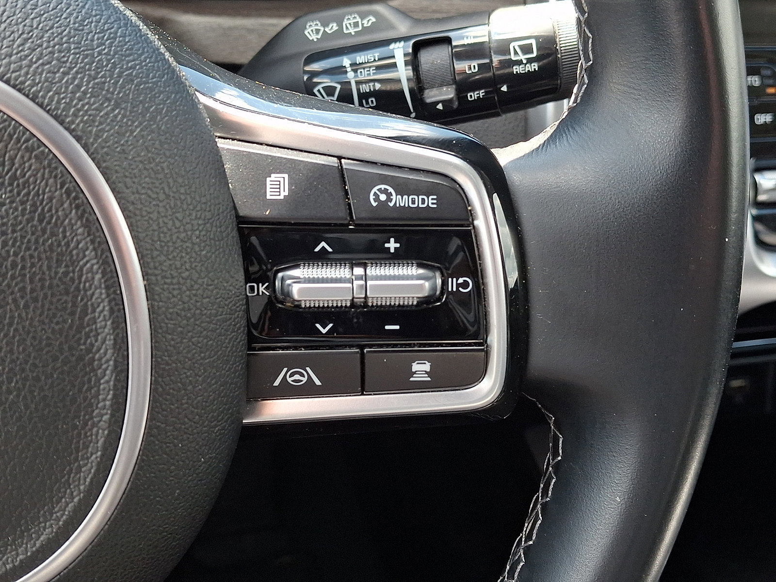 Used 2021 Kia Sorento EX w/ EX AWD X-Line Package image 30