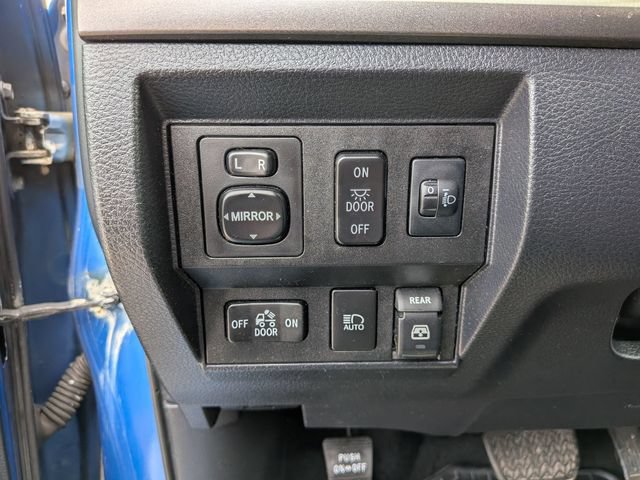 Used 2018 Toyota Tundra SR5 AWD/4WD image 16