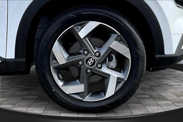 Used 2024 Hyundai Venue Limited image 14