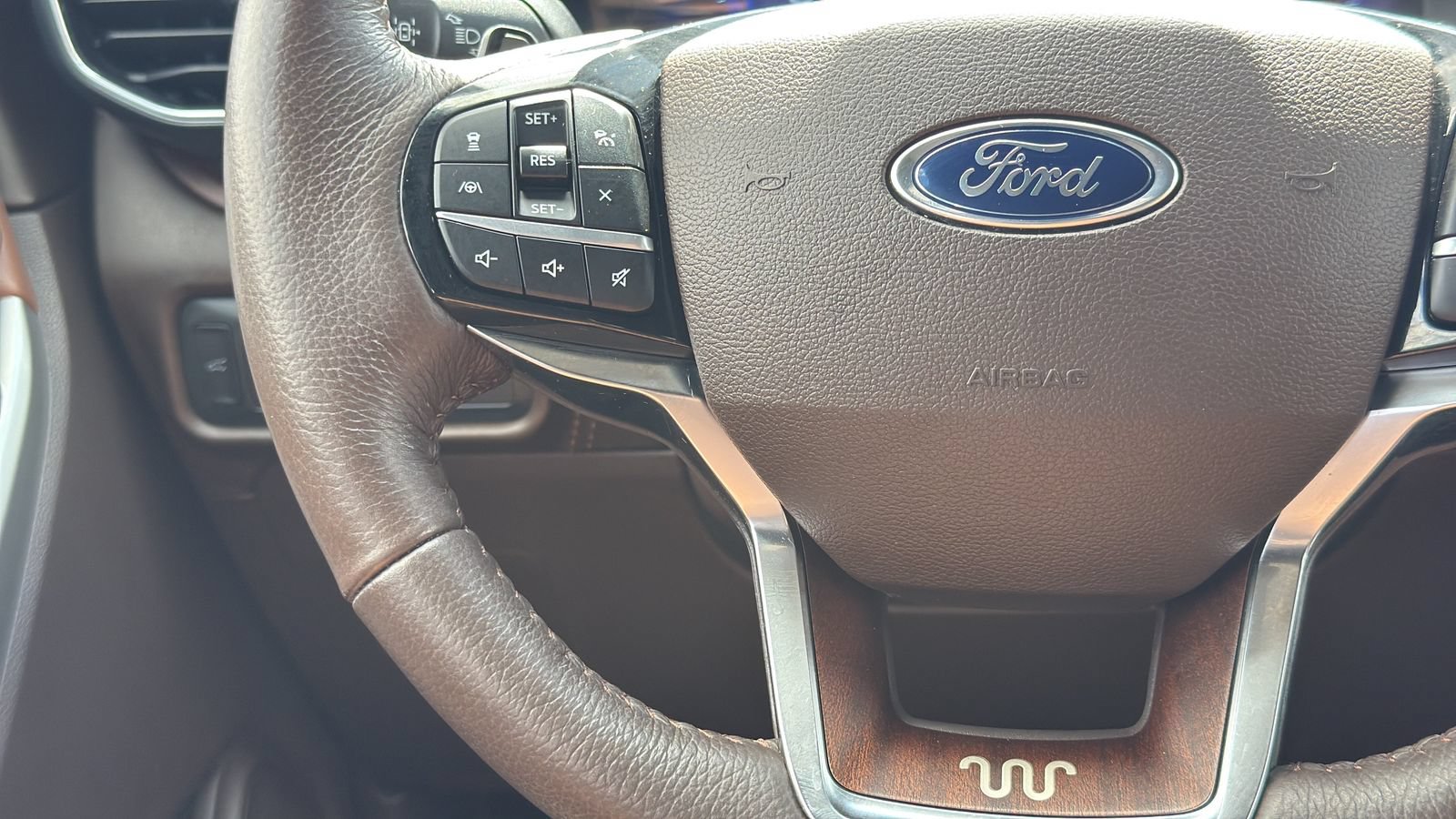 Certified 2021 Ford Explorer King Ranch w/ Premium Technology Package RWD image 16