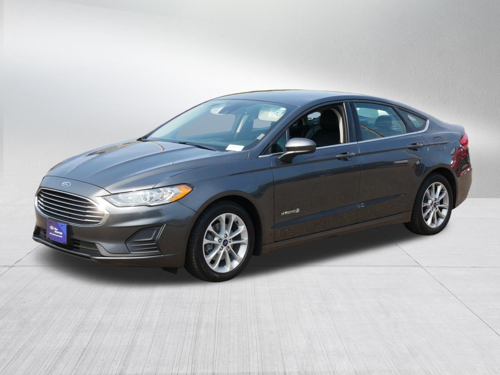 Certified 2019 Ford Fusion SE FWD image 3