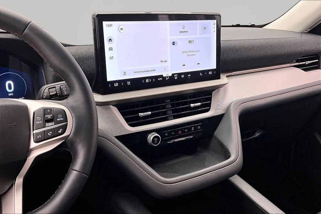Certified 2025 Ford Explorer Active w/ Active Comfort Package AWD/4WD image 6