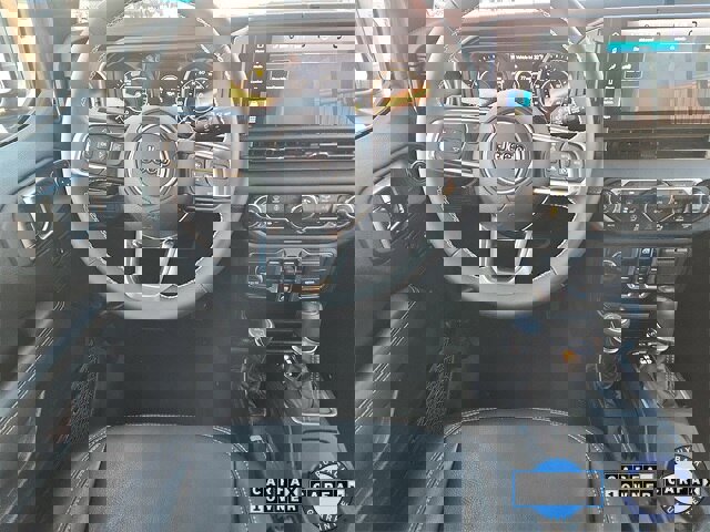 Used 2025 Jeep Wrangler Unlimited Sahara w/ Safety Group image 9