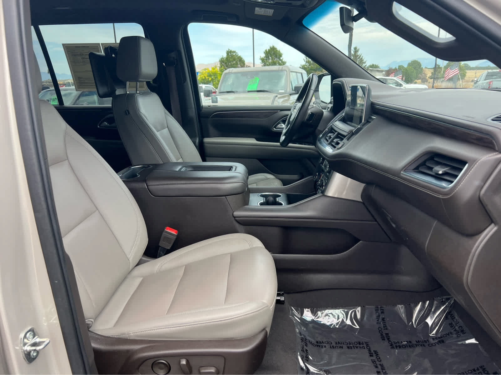 Used 2022 Chevrolet Tahoe LT w/ LT Signature Plus Package AWD/4WD image 17