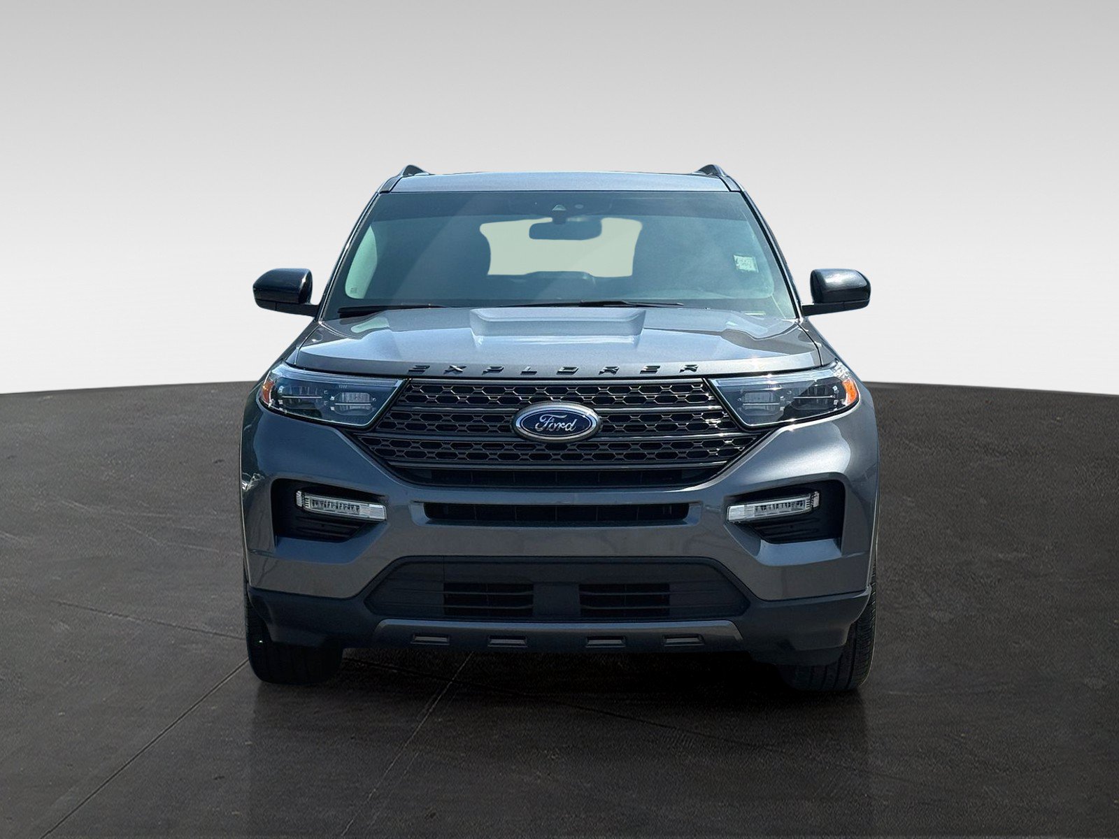 Certified 2022 Ford Explorer XLT w/ Equipment Group 202A AWD/4WD image 2