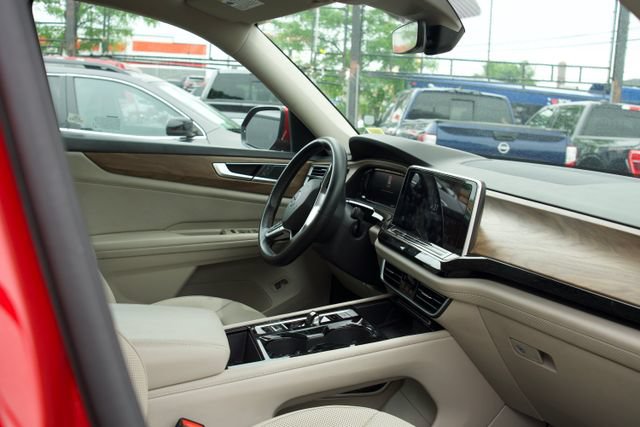 Used 2024 Volkswagen Atlas SE w/ Panoramic Sunroof Package AWD/4WD image 35