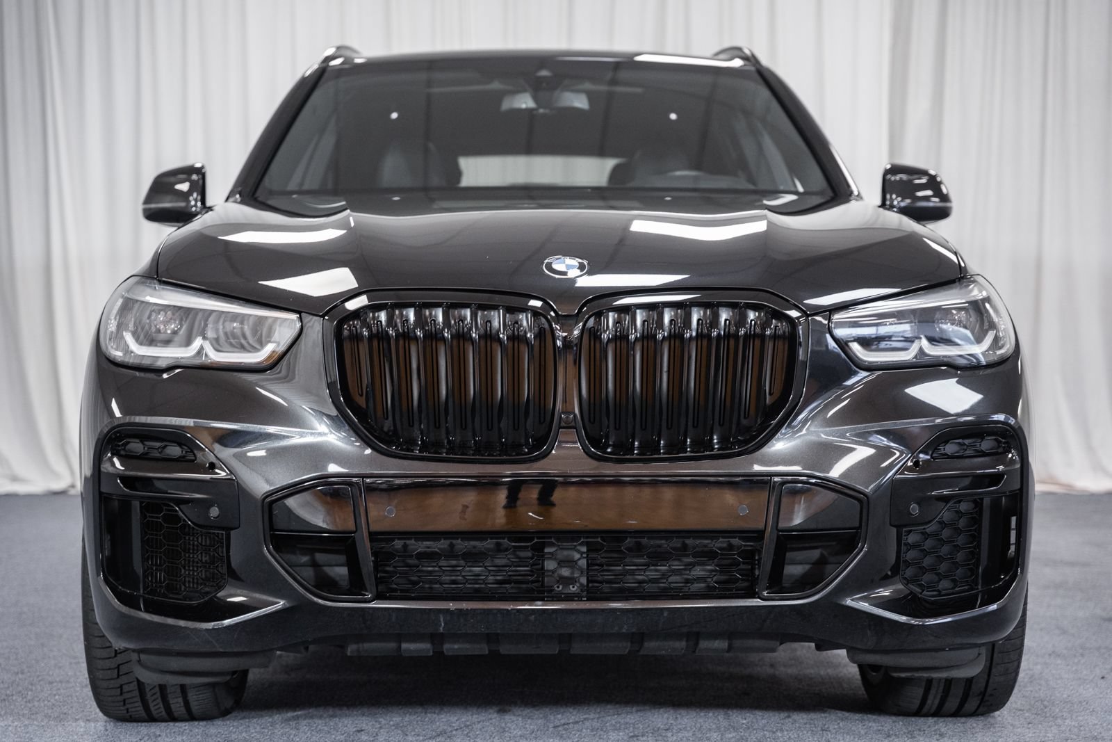Used 2023 BMW X5 xDrive40i w/ M Sport Package AWD/4WD image 2
