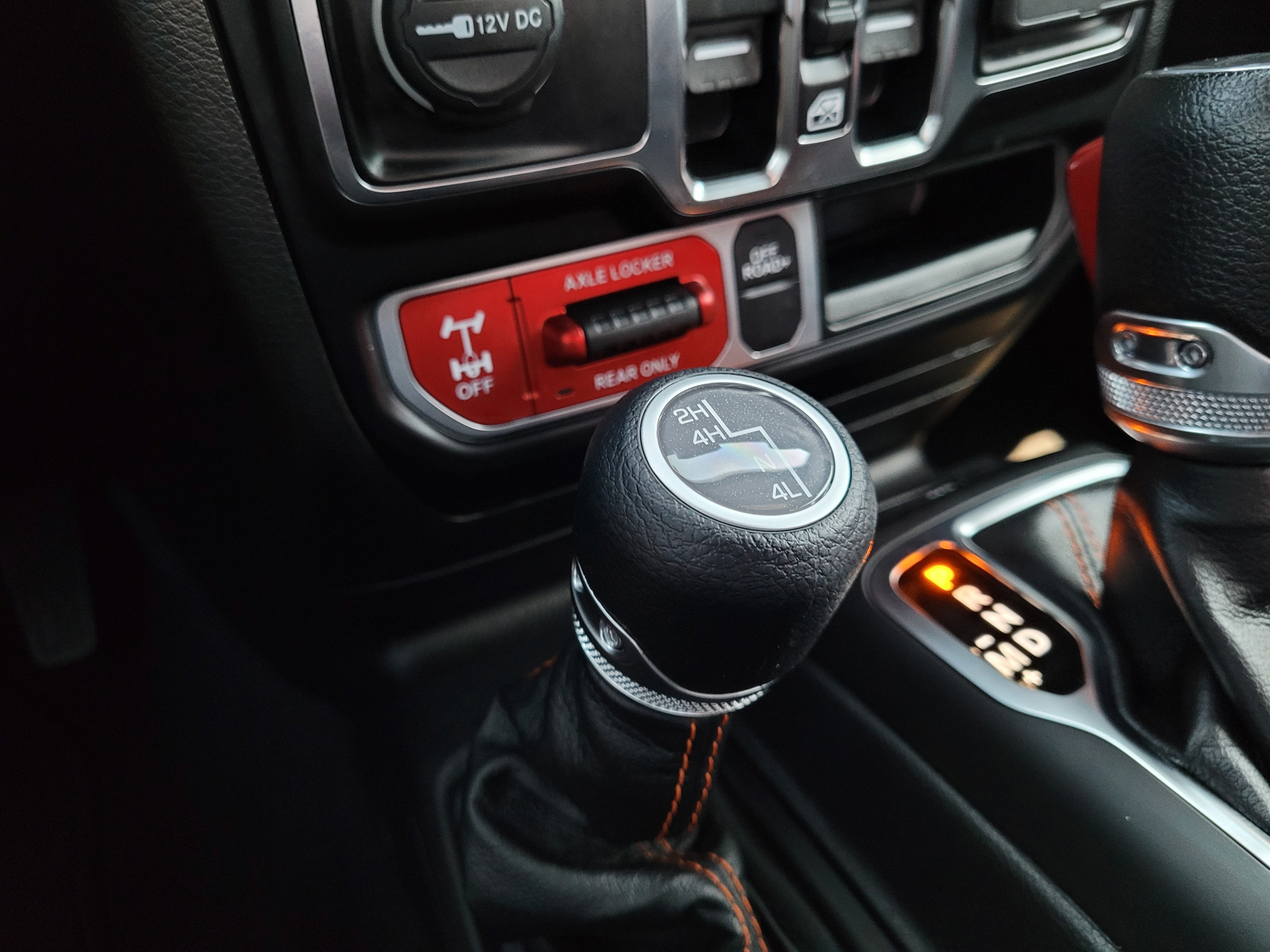 Used 2023 Jeep Gladiator Mojave w/ Cold Weather Group AWD/4WD image 18
