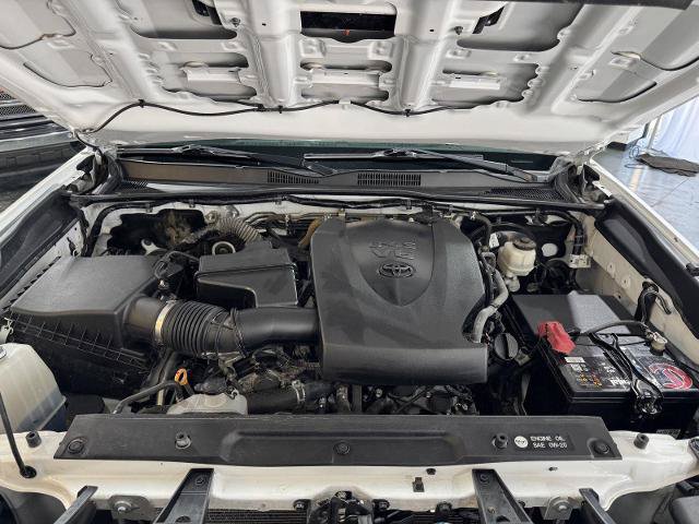 Used 2019 Toyota Tacoma TRD Sport AWD/4WD image 30