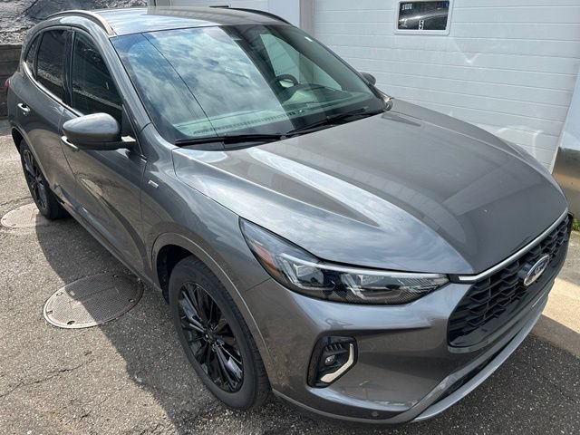 Certified 2023 Ford Escape ST-Line Elite w/ Premium Technology Package AWD/4WD image 7