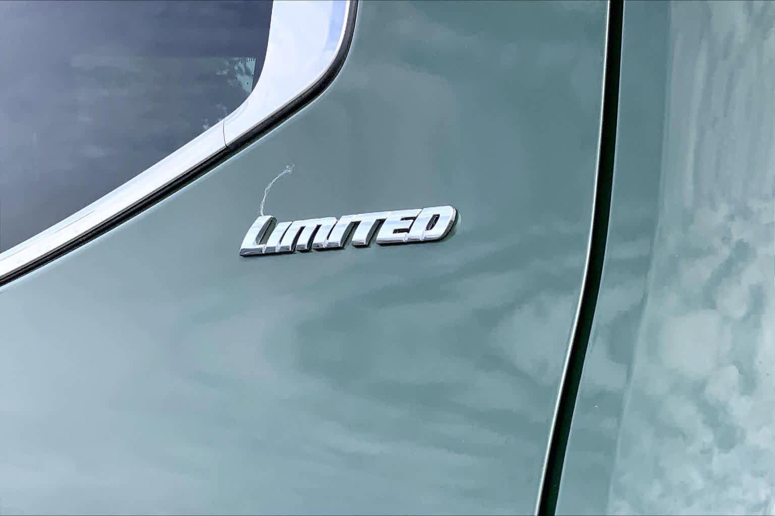Used 2023 Toyota Tundra Limited w/ Power Package RWD image 10