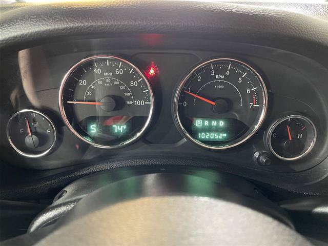 Used 2018 Jeep Wrangler Unlimited Sahara AWD/4WD image 3