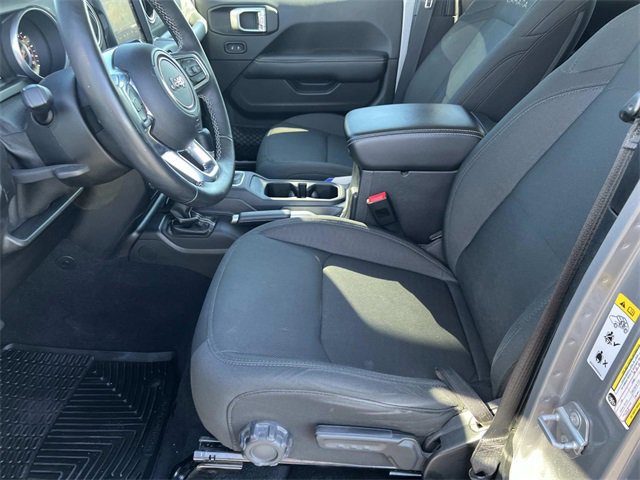 Used 2018 Jeep Wrangler Unlimited Sahara image 18