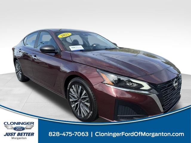Used 2025 Nissan Altima 2.5 SV FWD image 1