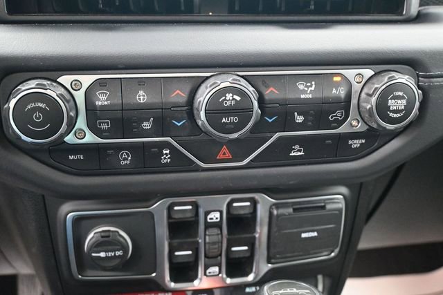Used 2025 Jeep Gladiator Rubicon w/ Convenience Group AWD/4WD image 11