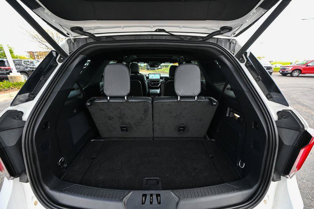 Certified 2025 Ford Explorer ST AWD/4WD image 16
