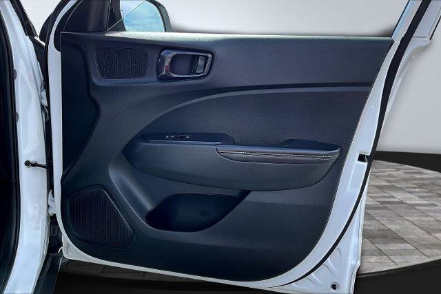 Used 2024 Hyundai Venue Limited image 26